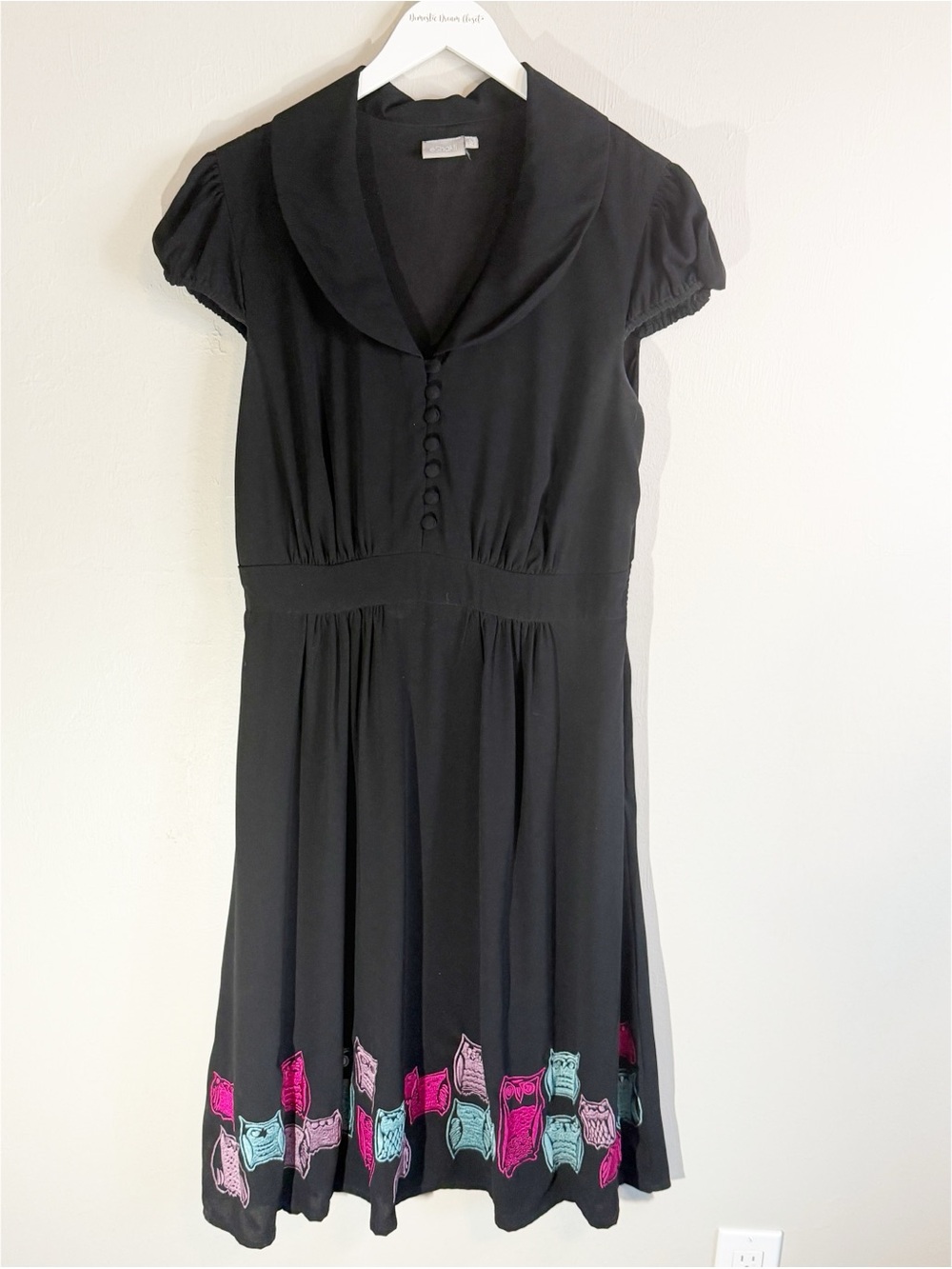 ESHAKTI Women’s Black Dress Owl Embroidery On Hem V-Neck Buttons Size Large 12